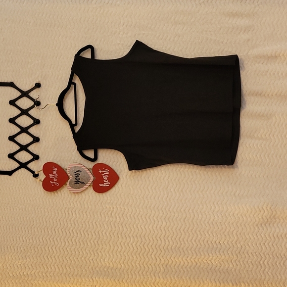 Basic Editions Classic Ladies Black Tank Top. Size XL - Picture 2 of 4